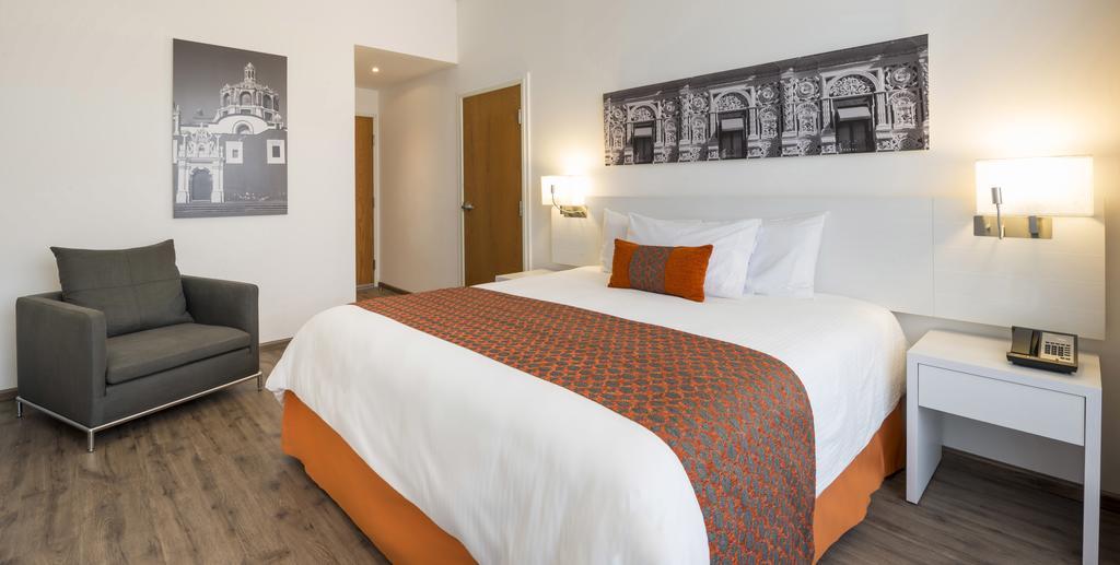 Camino Real Puebla Hotel & Suites エクステリア 写真